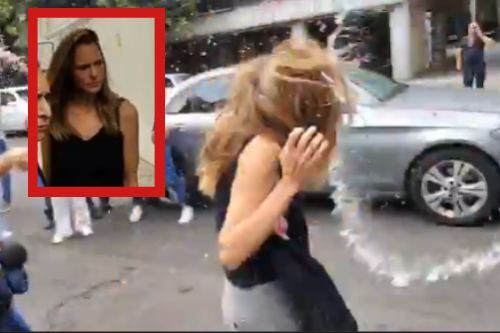Video: Lady Racista recibe baño de realidad (y agua sucia) tras audiencia en CDMX